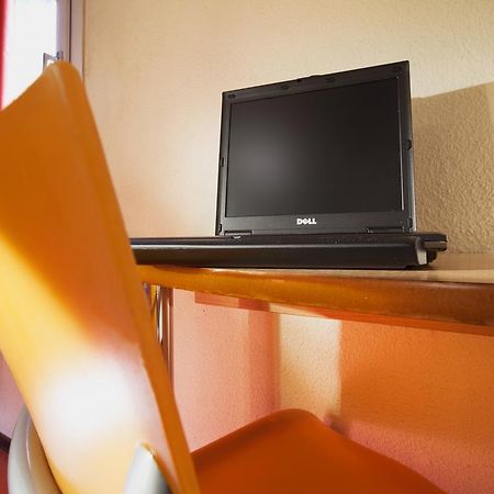 普瑞米尔艾福尔经典酒店 埃夫勒 客房 照片 A Dell Studio 17