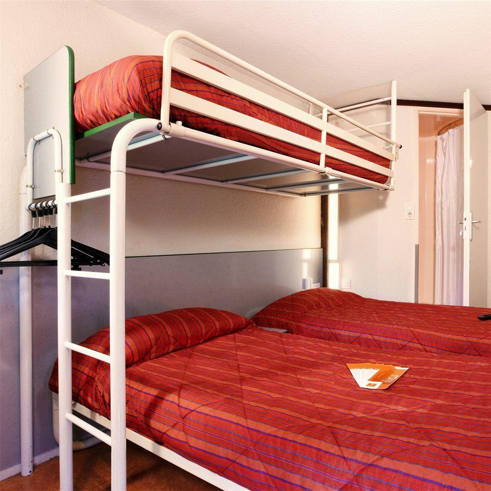 普瑞米尔艾福尔经典酒店 埃夫勒 外观 照片 A typical room at a hotel