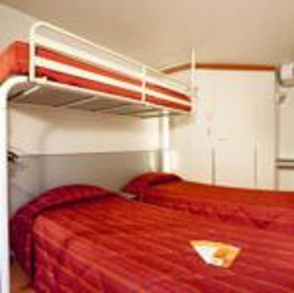 普瑞米尔艾福尔经典酒店 埃夫勒 外观 照片 A bunk bed