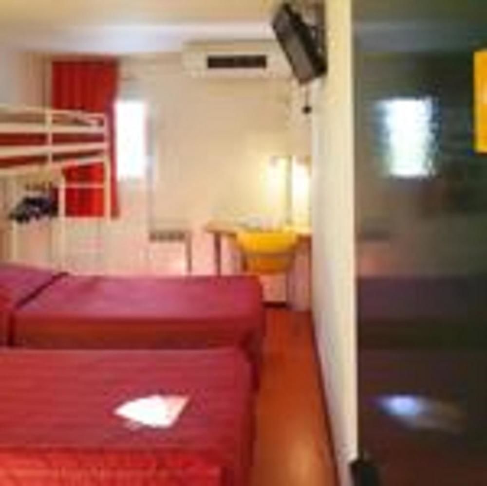 普瑞米尔艾福尔经典酒店 埃夫勒 外观 照片 A typical room at a love hotel