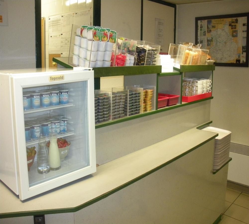普瑞米尔艾福尔经典酒店 埃夫勒 外观 照片 A counter refrigerator