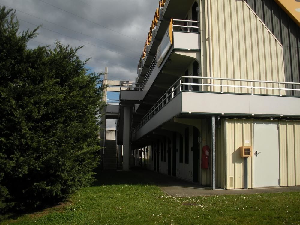 普瑞米尔艾福尔经典酒店 埃夫勒 外观 照片 The "Maison du Savoir"