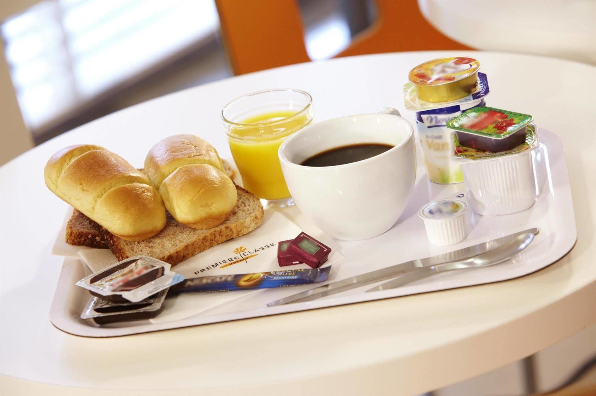 普瑞米尔艾福尔经典酒店 埃夫勒 外观 照片 A typical breakfast
