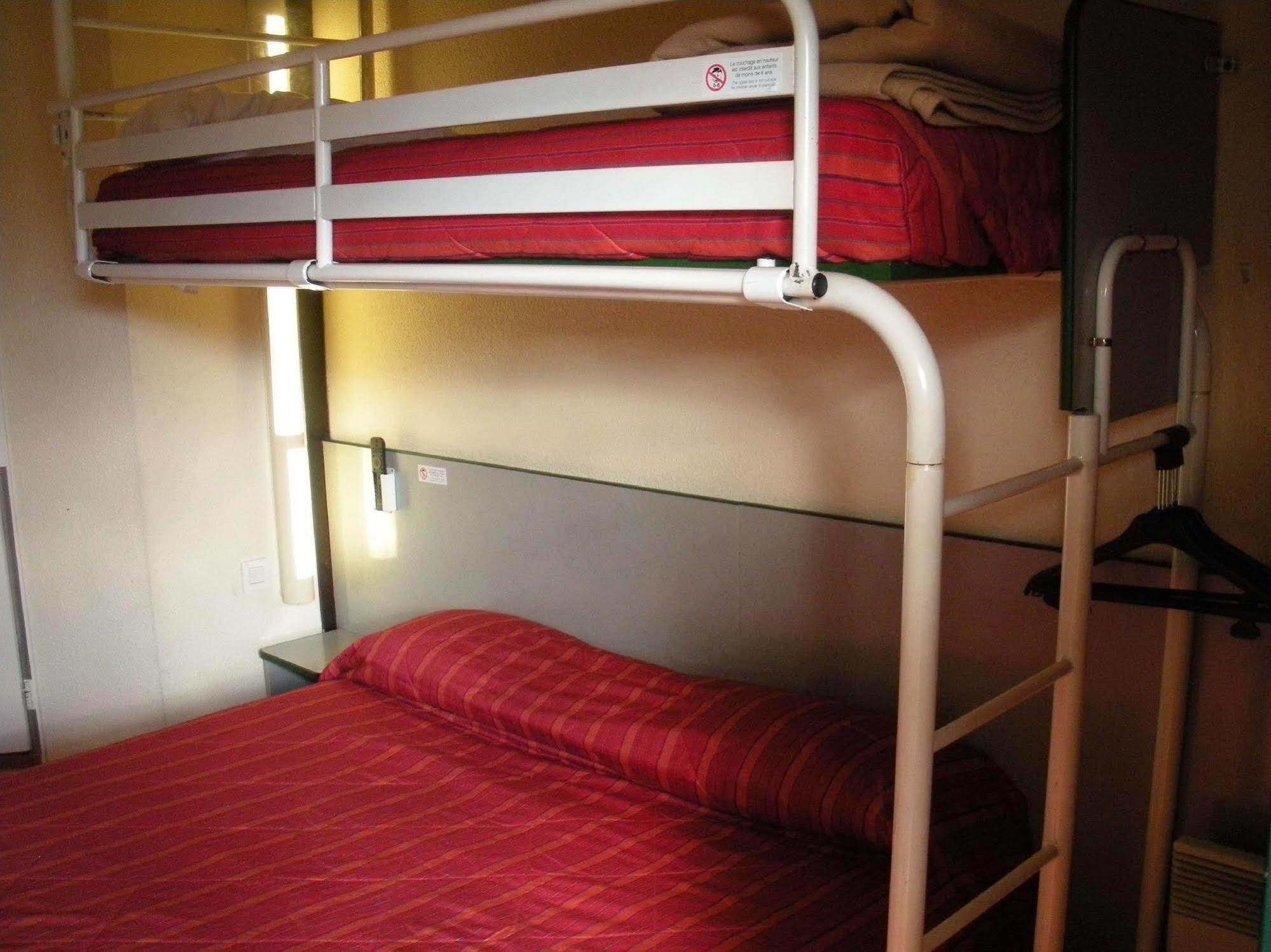 普瑞米尔艾福尔经典酒店 埃夫勒 外观 照片 A bunk bed