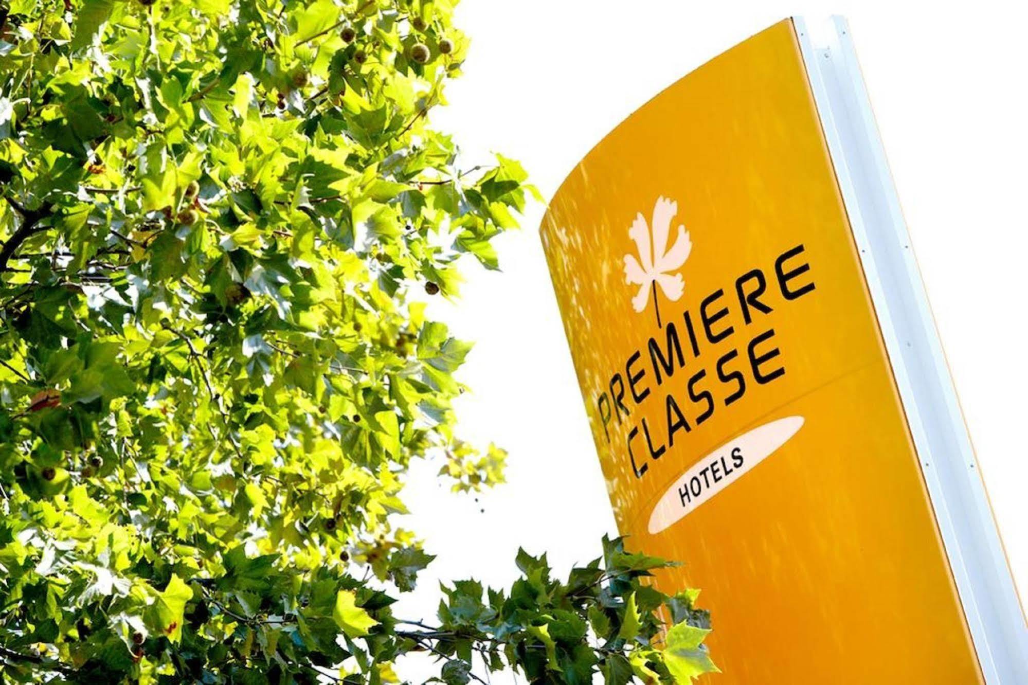 普瑞米尔艾福尔经典酒店 埃夫勒 外观 照片 Premiere Classe logo